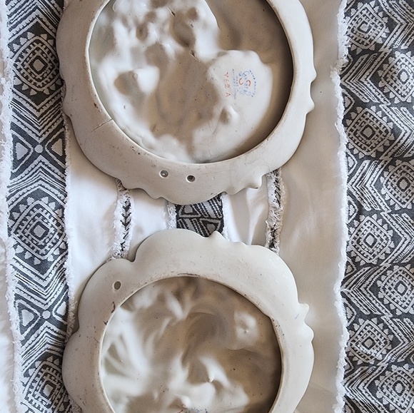 S Andrea Bisque wall hangings - Picture 3 of 4